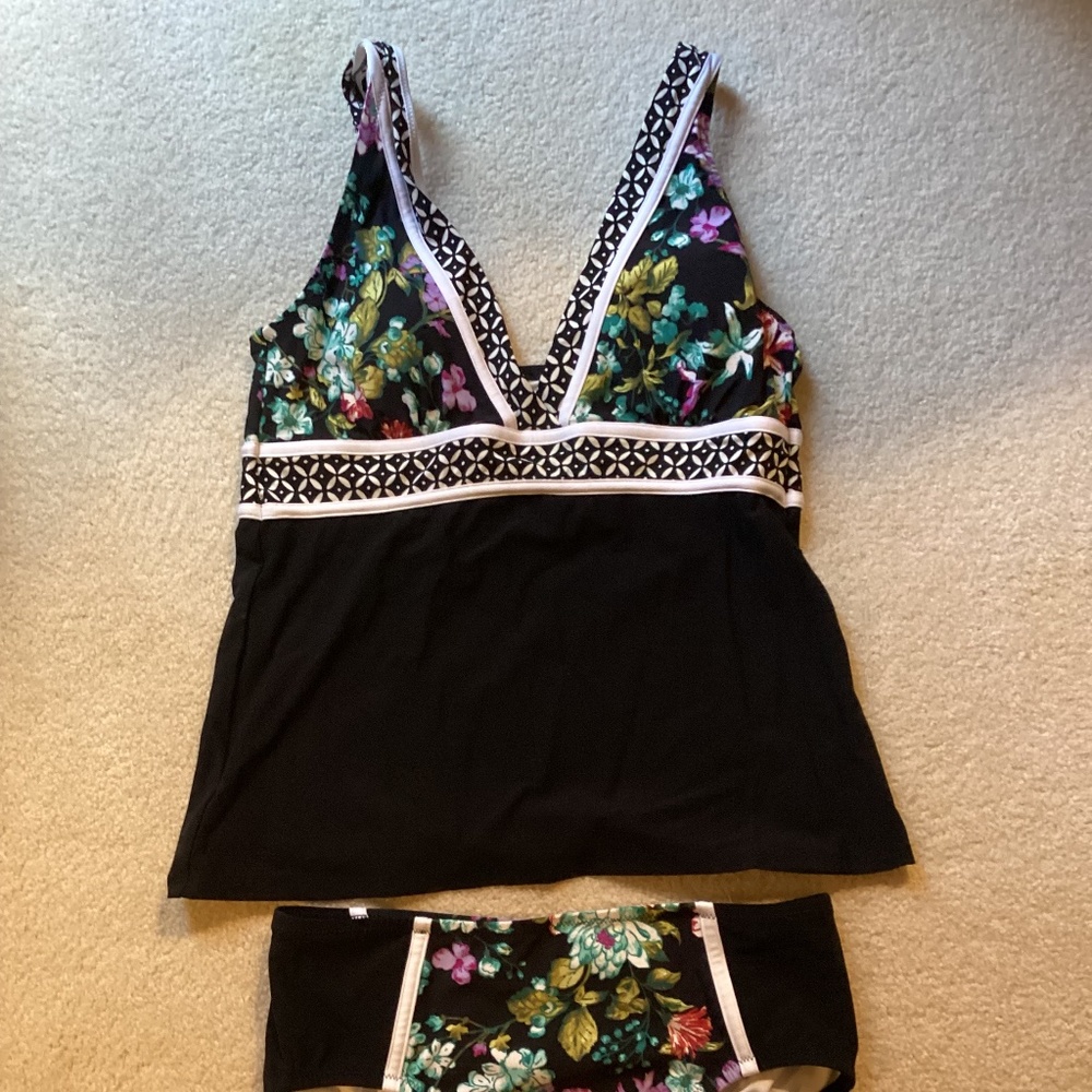 Lands’ End tankini swimsuit size 8